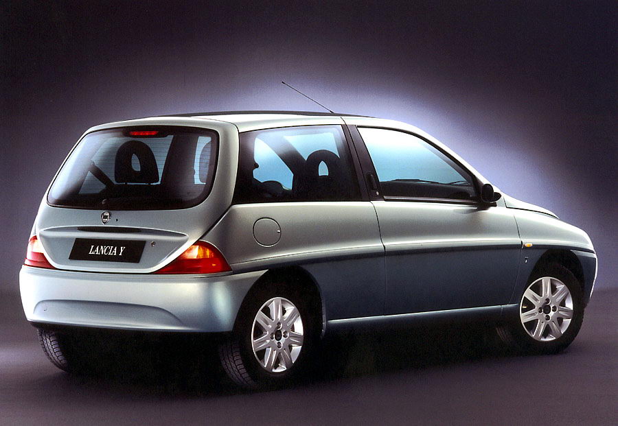 Lancia Ypsilon 2001 02.jpg